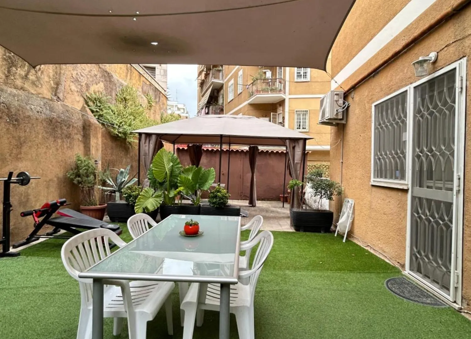 Candelor\'S House - Apt & Garden In Gianicolense Rome contacts
