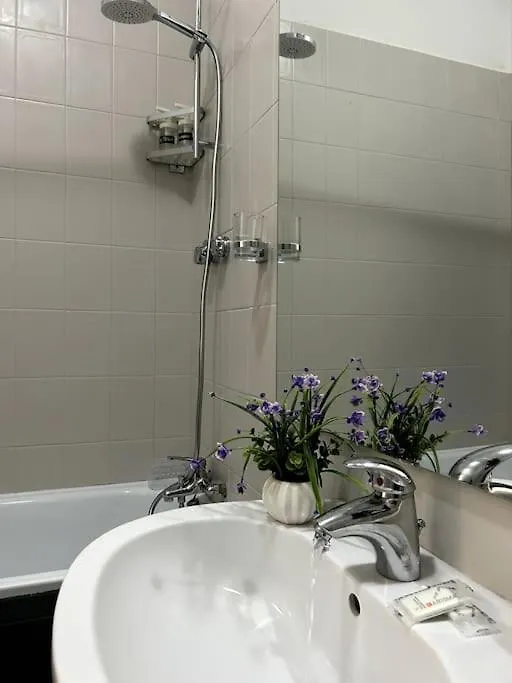 Apartment Candelor'S House - Apt & Garden In Gianicolense Rome