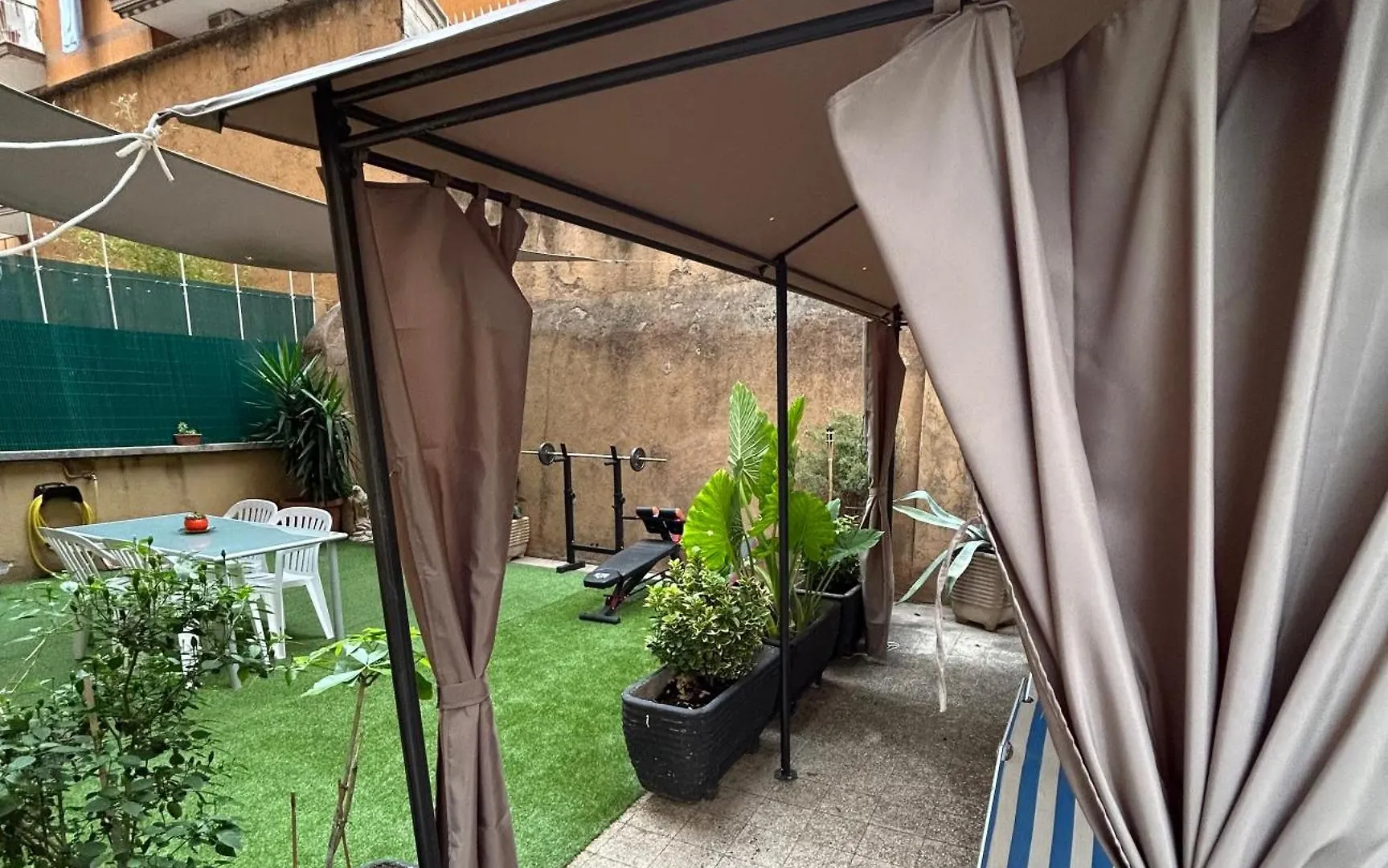 Apartment Candelor'S House - Apt & Garden In Gianicolense Rome Italy